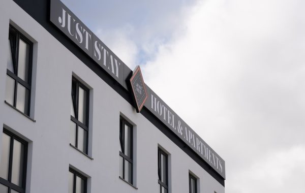 Just-Stay-Hotels-und-Apartments__AussencamB-02352